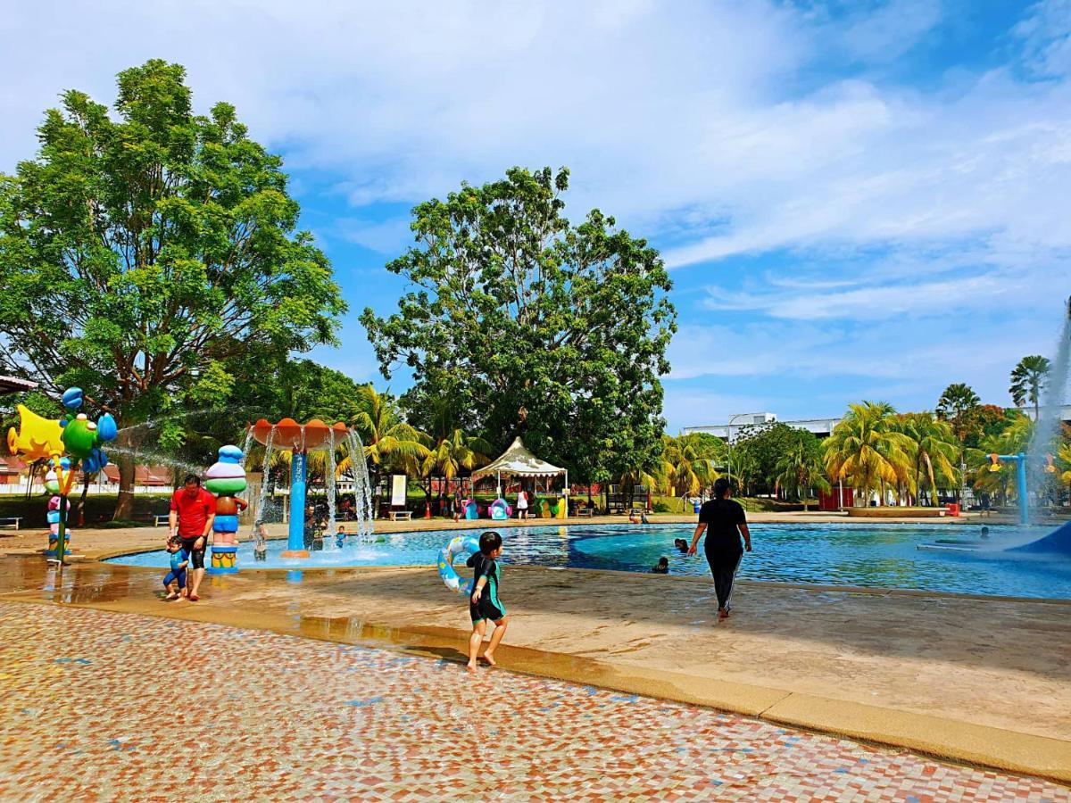 Melaka Top Largest Waterpark Resort - By Youbnb Homestay Melaka المظهر الخارجي الصورة